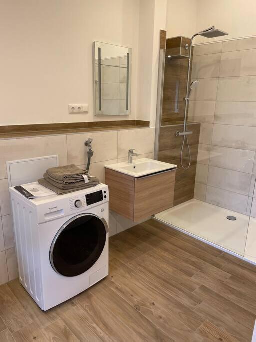 Apartment In Zentraler Lage Mit Privatparkplatz Grafenwohr Luaran gambar